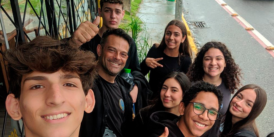 alunos juntos 